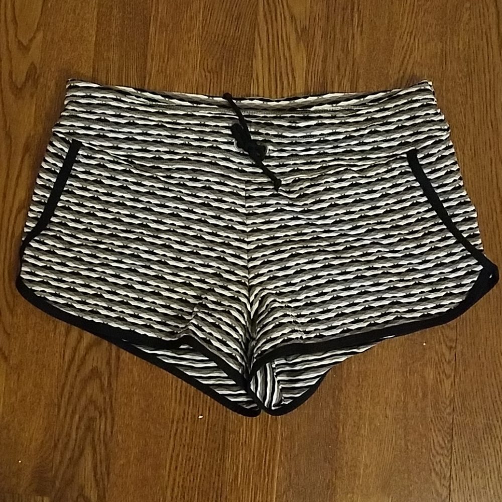 Athleta swim shorts size medium